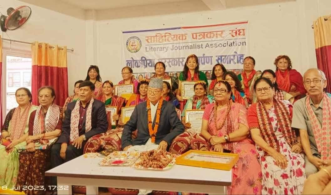 १८ महिला सर्जकहरू लोकप्रिय पुरस्कारद्वारा सम्मानित