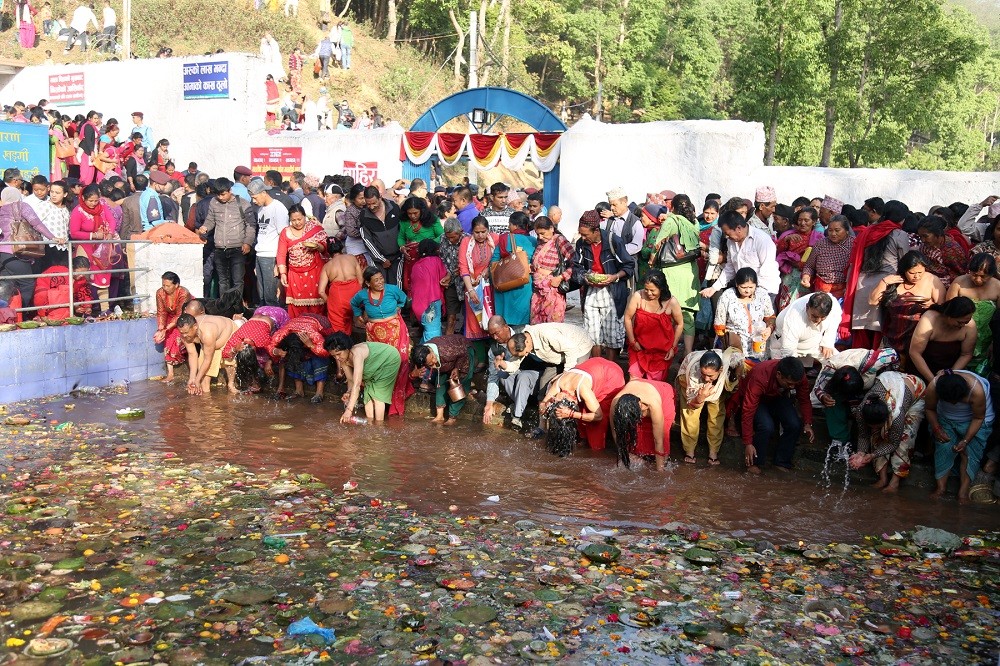 लेक लागेर बर्सेनि दुईजना पर्यटकले ज्यान गुमाउँछन्